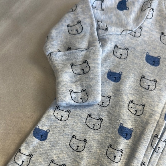 GAP Baby - Footed Sleeper with Bear Pattern - Picture 3 of 4